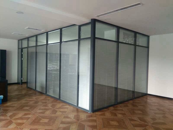 单玻璃隔断
