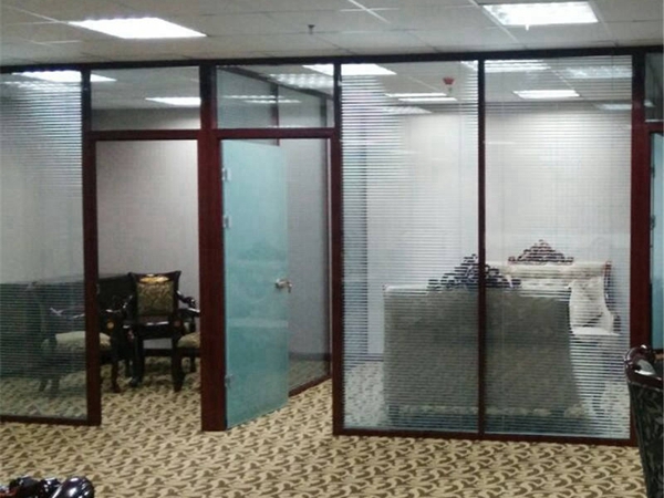 单玻璃隔断